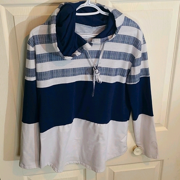 Pullover Hoodie - Picture 4 of 9